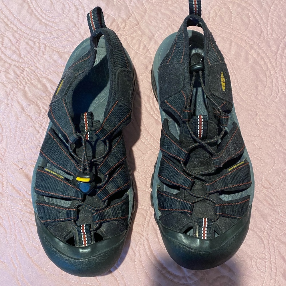 Keen athletic water hiking shoe